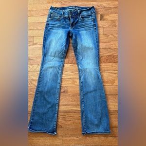 American Eagle size 4 regular kick boot super stretch denim jeans